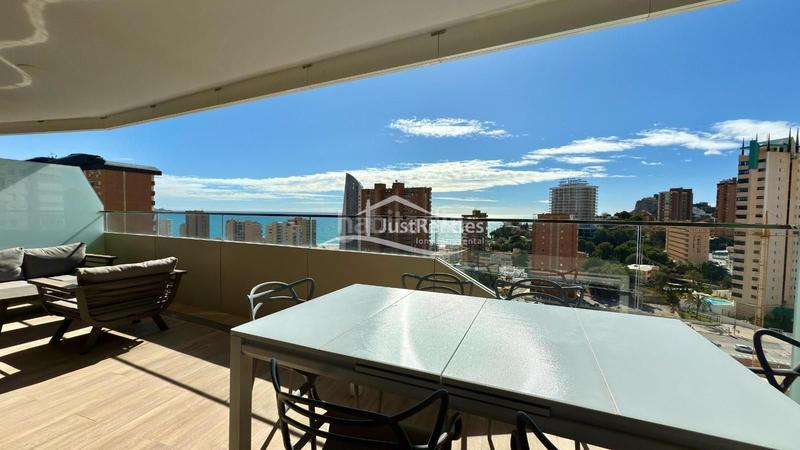 Foto f4772eeb-249f-43a5-a392-1e19e9e01900. Rent flat with parking pool in Playa Poniente Benidorm