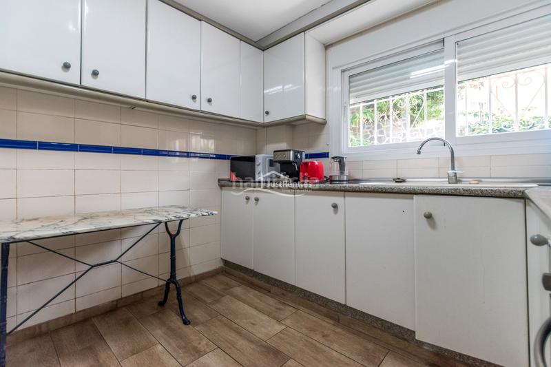 Foto 518f44bb-40eb-4346-b1bf-3f9416326526. Location chalet avec parking dans Sierra Helada Benidorm