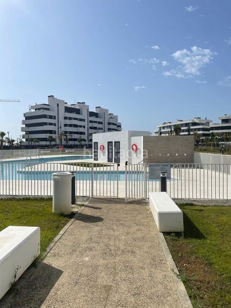 Foto 64b40324-0873-40fc-b935-dac924eda823. Ático en Los Álamos Torremolinos