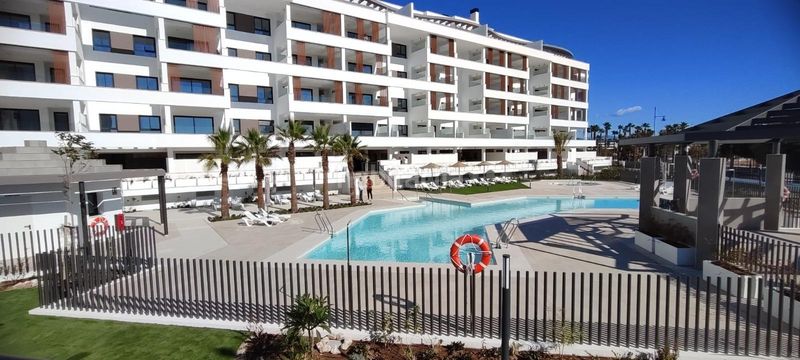 Foto b750a1de-b9a7-495e-ac03-16d8413c8292. Àtic amb aparcament piscina a Los Álamos Torremolinos