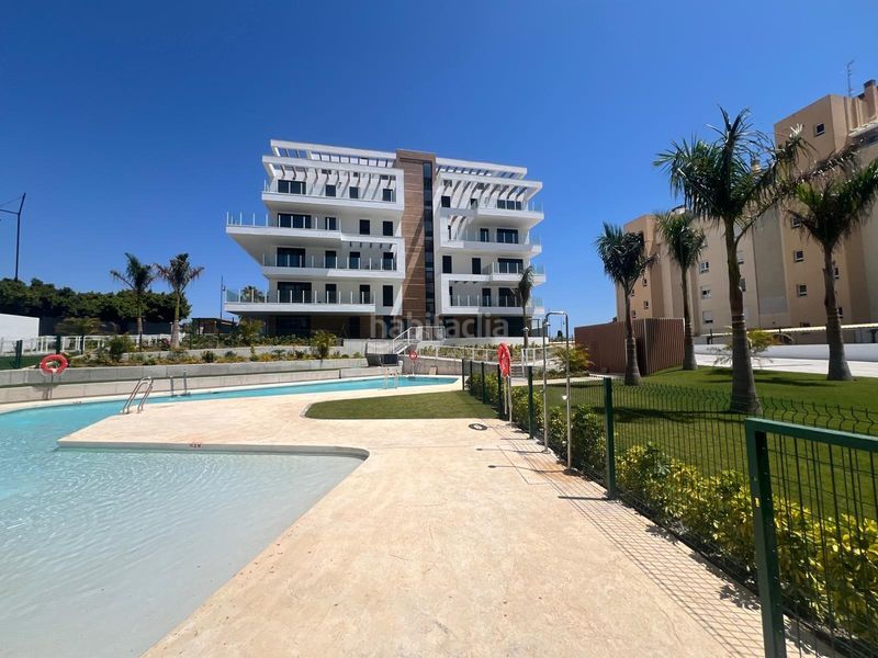 Foto e677b9b5-79ee-49c6-b901-0046dd9b338a. Pis amb aparcament piscina a Playamar - Benyamina Torremolinos