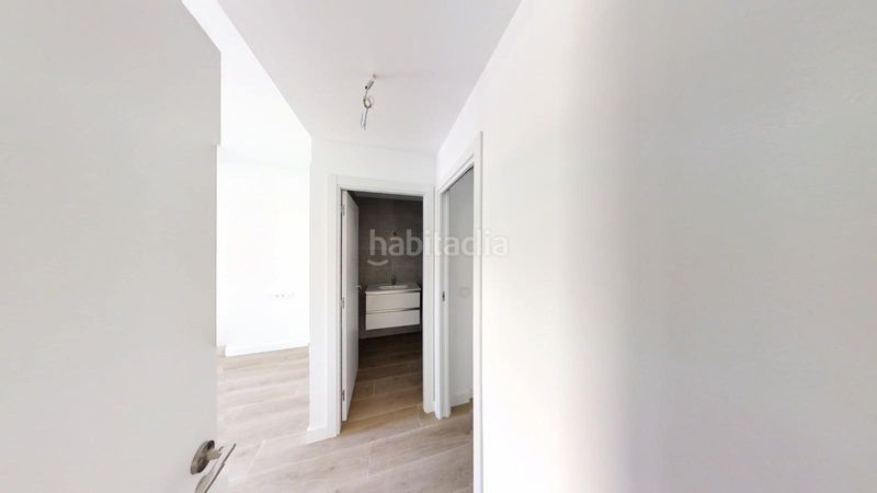 Foto 0a9d00de-41bc-4c03-9fef-1637032fc406. Piso en Playamar - Benyamina Torremolinos
