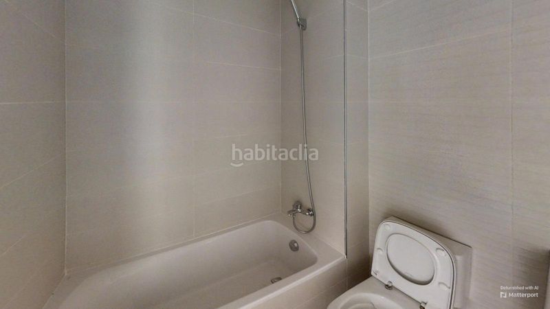 Foto 6f4aa6a0-5cfd-4dd5-ab91-a28452c5aa42. Piso en Playamar - Benyamina Torremolinos