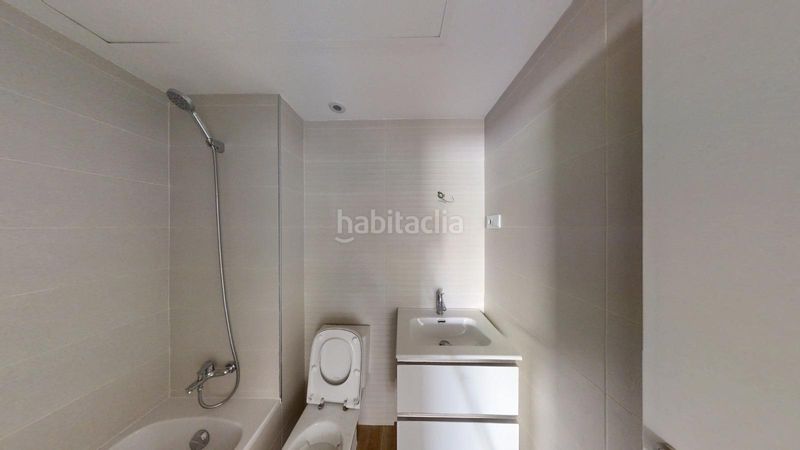 Foto 84f3db18-f06b-4291-abd3-c8cfc0af584b. Piso en Playamar - Benyamina Torremolinos