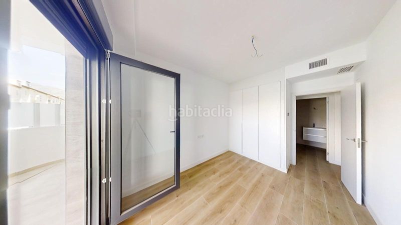 Foto 958f2f27-64a2-41b1-8309-ccd1849aca97. Piso en Playamar - Benyamina Torremolinos