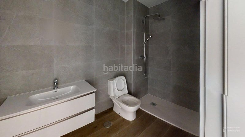 Foto c6f5dbce-316e-43a0-94b1-1cfee3f966e5. Piso en Playamar - Benyamina Torremolinos
