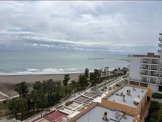 Apartament en Puerto Marina. Espectacular apartamento con vistas al mar en primera linea de p