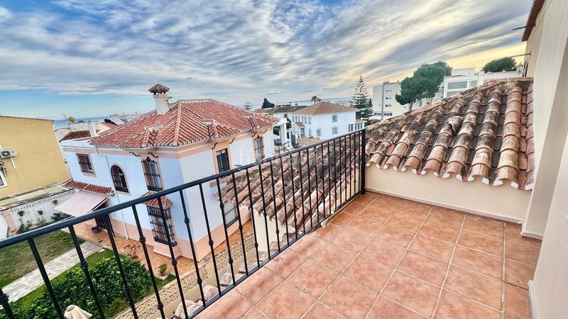 Foto 6ac313ff-d287-4e41-9162-ef00f8fd03b2. Semi detached house with parking in Montemar Torremolinos