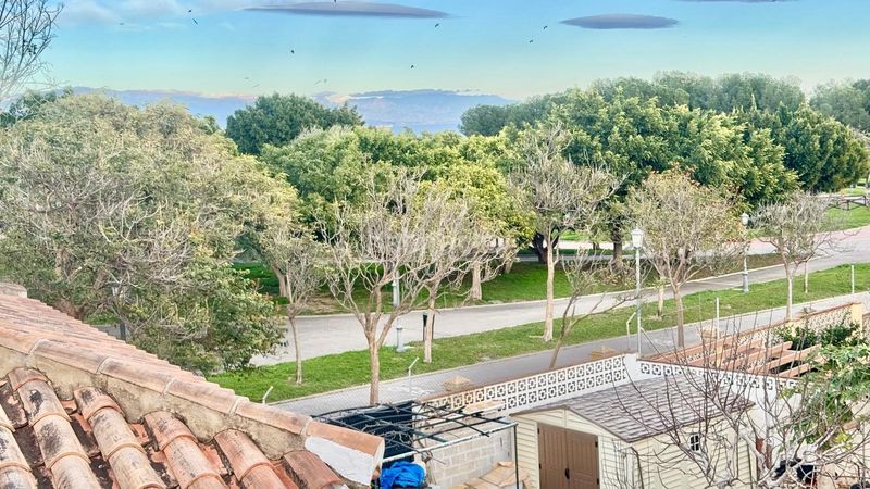Foto b31393a6-1a1c-4352-850e-db64f9260028. Semi detached house with parking in Montemar Torremolinos