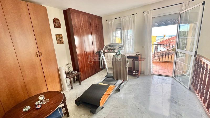Foto c790f8e1-9ac6-4c02-8054-ea6cdb8dad58. Semi detached house with parking in Montemar Torremolinos