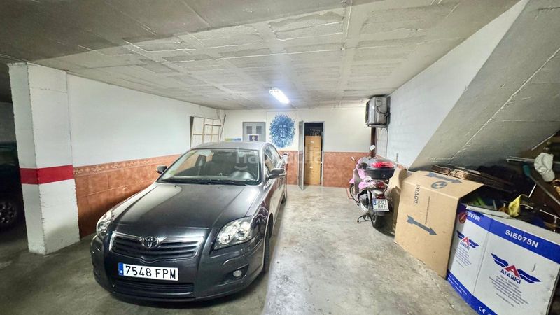 Foto fc4f7a91-ad5a-4f57-b007-5a89e3c7a457. Semi detached house with parking in Montemar Torremolinos