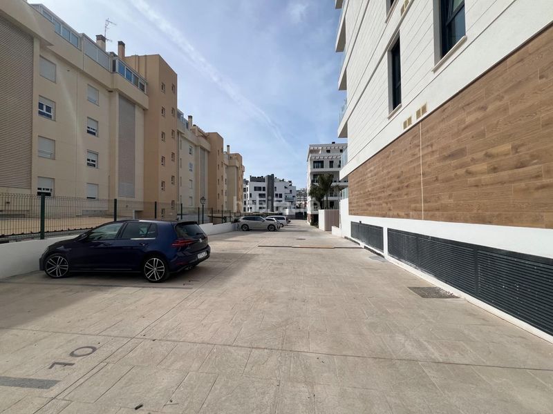 Foto e72e3bea-1196-4a1e-a973-909ee10cd711. Pis amb aparcament piscina a Playamar - Benyamina Torremolinos