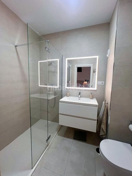 Foto 1305a299-a098-4d3f-8a1b-0a48af78aa74. Pis amb aparcament piscina a Playamar - Benyamina Torremolinos