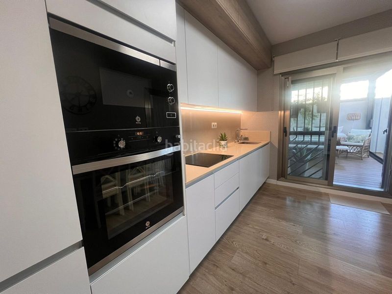 Foto b02b6064-ef7e-4a9a-be0f-1d45f8ab4b13. Pis amb aparcament piscina a Playamar - Benyamina Torremolinos