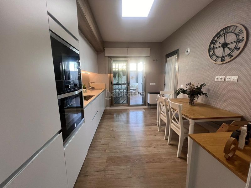 Foto c476aab8-7b66-40d3-b518-80fb1a95bcc4. Pis amb aparcament piscina a Playamar - Benyamina Torremolinos