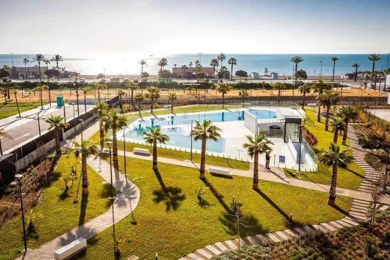 Foto 1b3a2334-f4ac-4cda-90b1-cb6cb3a25ee6. Pis amb aparcament piscina a Los Álamos Torremolinos