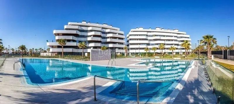 Foto ac335aa5-098c-4eaa-b63b-295afd6d6cc5. Pis amb aparcament piscina a Los Álamos Torremolinos