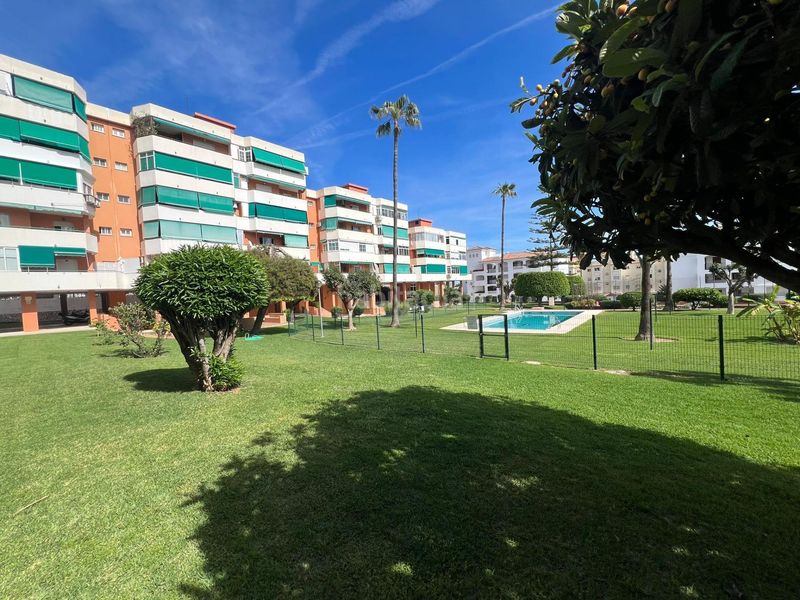 Foto e4c89bf3-daf8-4999-9dcf-8f6ce63e8577. Pis amb aparcament piscina a El Pinillo Torremolinos