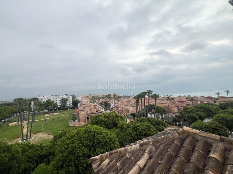 Foto 3e3ca291-ef36-4b84-be40-a57aa673d410. Àtic amb aparcament piscina a Los Álamos Torremolinos