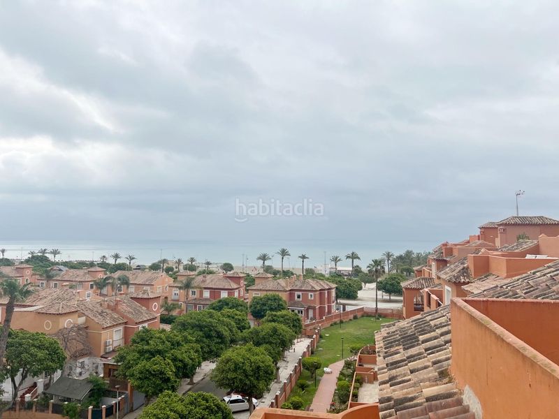 Foto 85bebe0f-6b8c-436b-9fbd-60c26c9f282e. Àtic amb aparcament piscina a Los Álamos Torremolinos