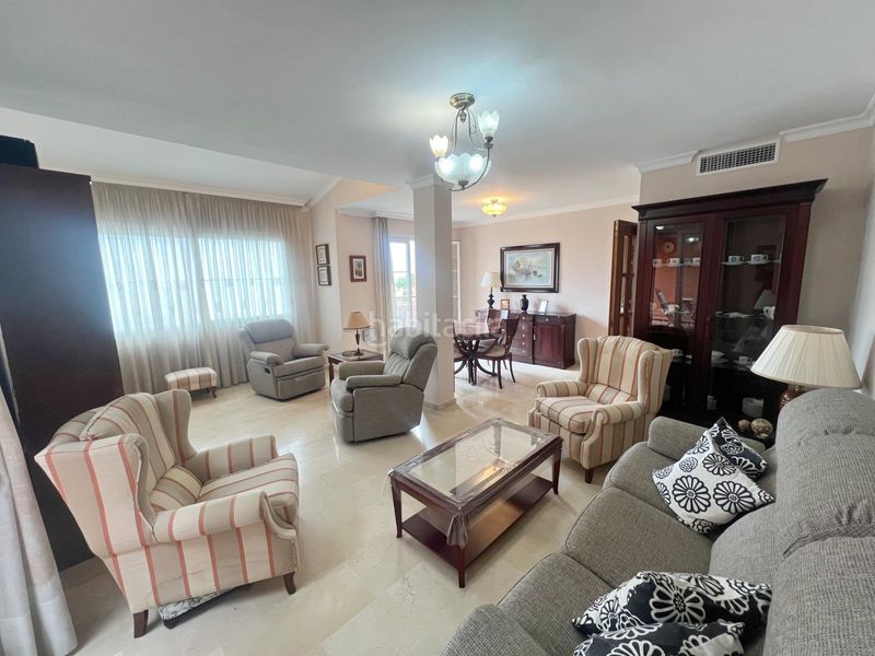 Foto a8562506-555c-4a16-9231-88c4ee7e6512. Àtic amb aparcament piscina a Los Álamos Torremolinos