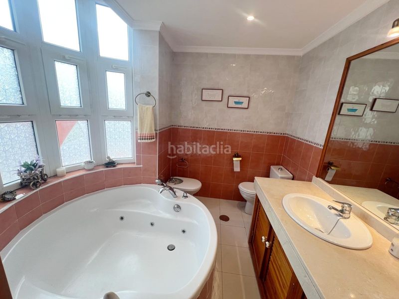 Foto e9f6afa5-24ca-45b4-acb7-4e9ecb9deb5b. Àtic amb aparcament piscina a Los Álamos Torremolinos