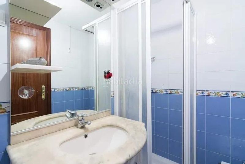 Foto f0bb1669-6909-4059-b176-1ad54e563f0b. Àtic amb aparcament piscina a Montemar Torremolinos