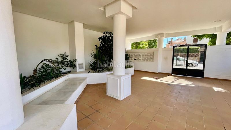 Foto ce6c8dda-6091-49ab-ae9d-14fdf2851439. Pis amb aparcament piscina a Playamar - Benyamina Torremolinos