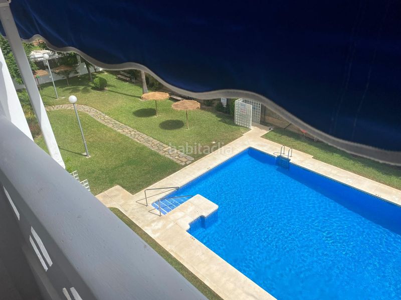 Foto f0e14d25-5a34-4ac7-bdd8-738c3a624498. Pis amb aparcament piscina a Playamar - Benyamina Torremolinos