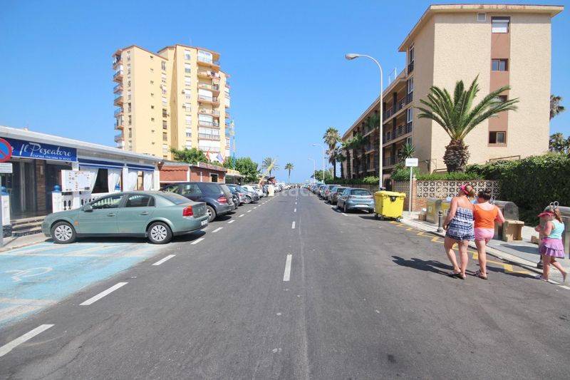 Foto 86dd2ef3-ae40-4247-b473-edc0fc4f4d43. Pis amb calefacció aparcament piscina a Playamar - Benyamina Torremolinos