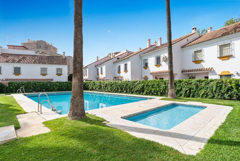 Foto a6022806-8310-4f3b-917f-e136ae73ea73. Casa adossada amb piscina a Playamar - Benyamina Torremolinos