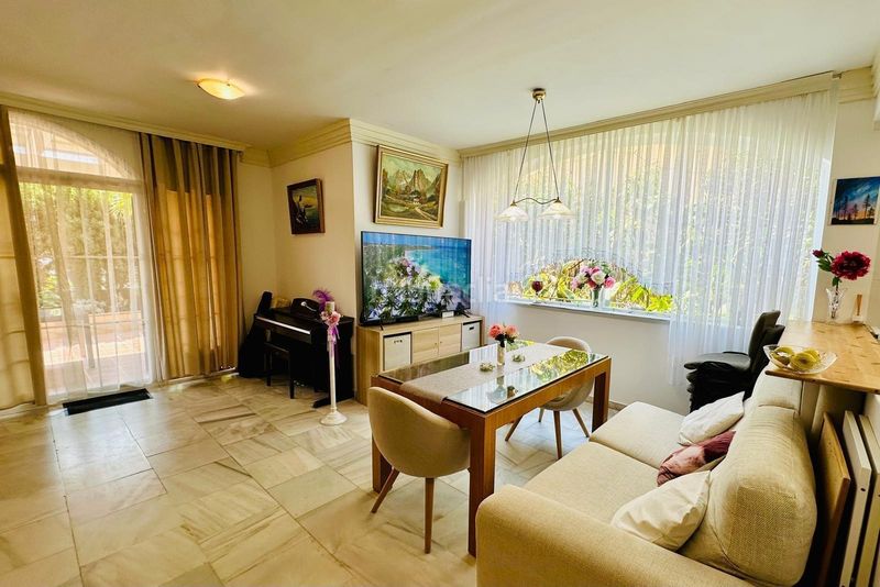 Foto f97ec5a8-cb6e-49c3-803f-1c1c1caff610. Casa aparellada amb aparcament piscina a Riviera del Sol Mijas