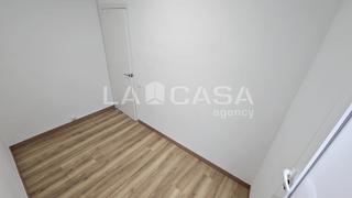 Appartement à Trinitat Vella. Piso totalmente reformado en zona trinitat vella