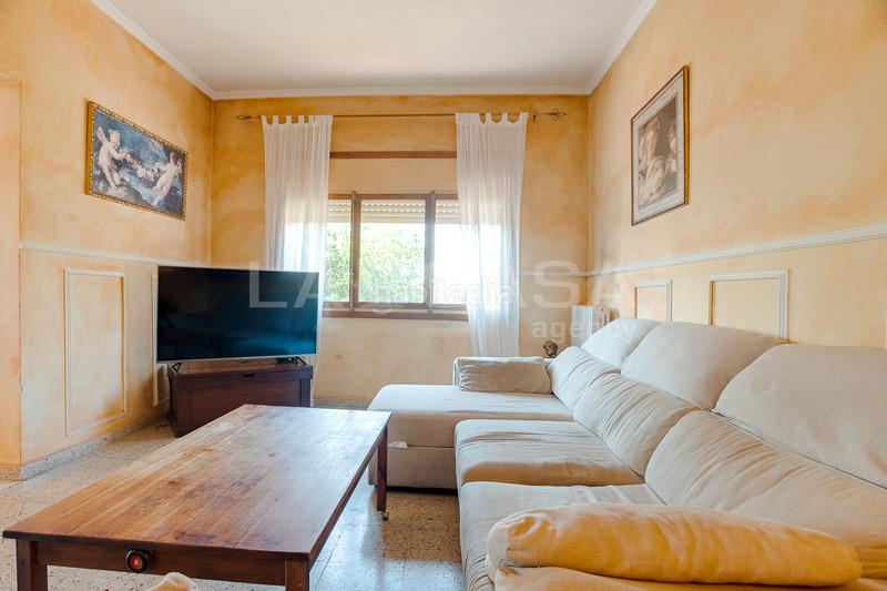 Foto 3f387f81-9282-4328-8f11-74dc11442543. Casa con riscaldamento parcheggio in Canovelles