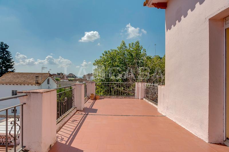 Foto af987cf6-0be7-493d-85f2-579a07208f36. Casa con riscaldamento parcheggio in Canovelles