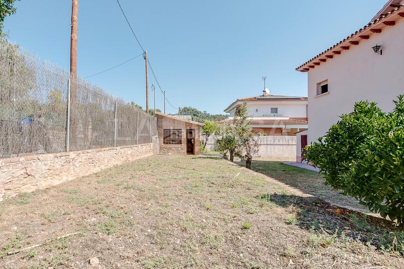 Foto eab36c5e-5ca9-4369-acff-e888346236de. Casa con riscaldamento parcheggio in Canovelles