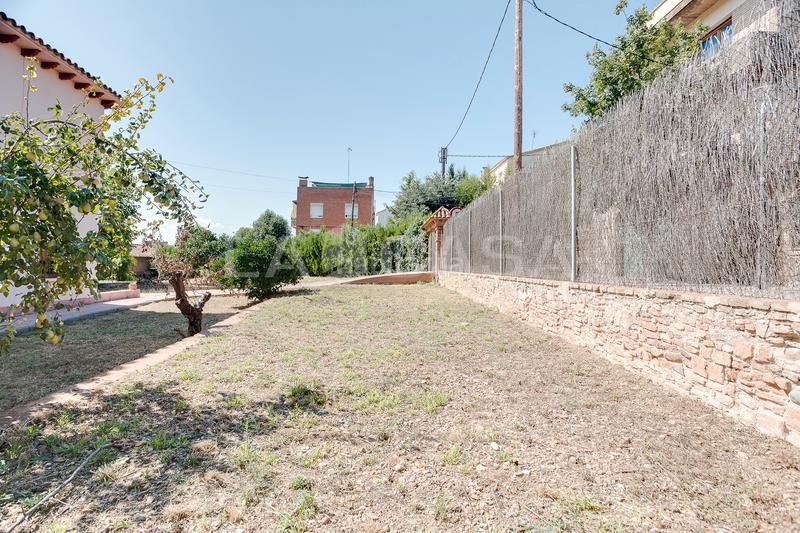 Foto efd8a218-951f-429d-b766-a99191dc2126. Casa con riscaldamento parcheggio in Canovelles