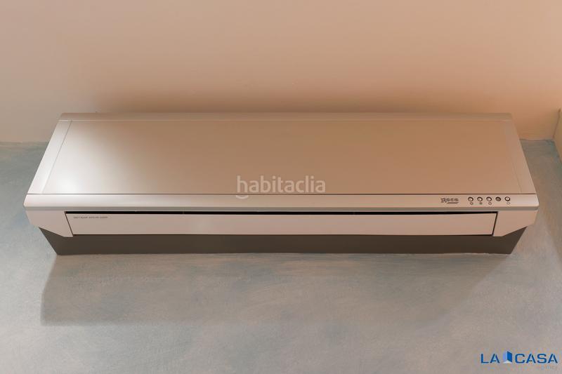 Foto 74744882-6c0c-44ce-b920-299bab5abd3f. Flat with parking in La Bordeta Barcelona