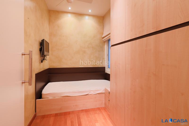 Foto c915d2cb-2cc5-4db2-9564-a60429e931cc. Flat with parking in La Bordeta Barcelona