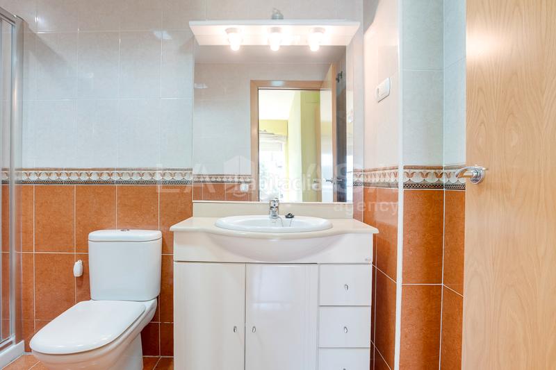 Foto d8afeae1-021e-47fe-b37d-a1ac78c74529. Appartamento con riscaldamento parcheggio in Fondo Santa Coloma de Gramenet