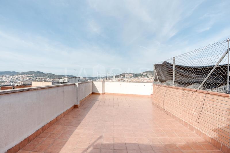 Foto 4a7b8c9e-0e7a-49c8-9973-006c0401ceb9. Piso en Fondo Santa Coloma de Gramenet