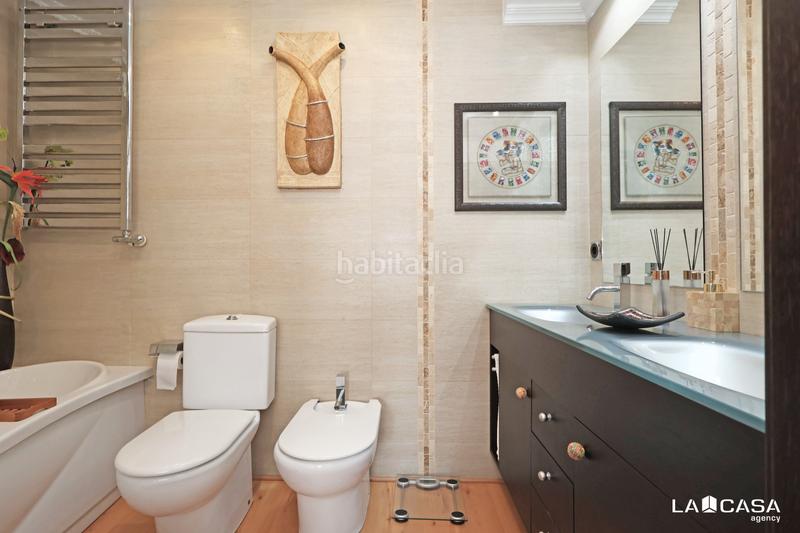 Foto f6b35532-8b67-47ea-a61b-81e0489752eb. Flat with heating parking in La Plana Esplugues de Llobregat