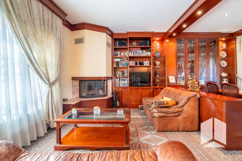 Foto bd15fb4e-705a-41a0-8cb3-9a1e92ed8bb9. Chalet with heating parking pool in Les Botigues Castelldefels