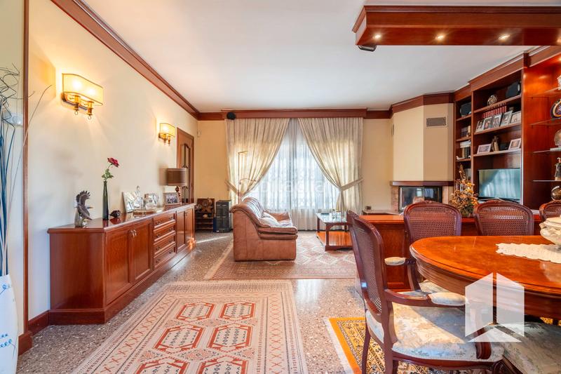 Foto 1f2def2e-9cc0-4b2c-bb44-414a422876f6. Chalet en Les Botigues Castelldefels