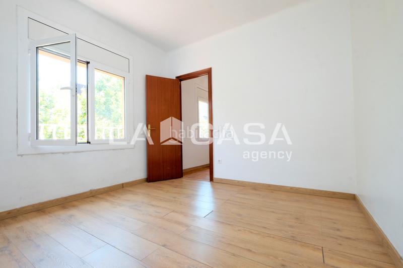 Foto 00d86082-8144-4226-9094-6a605d5be20a. Pis a Turó de la Peira Barcelona