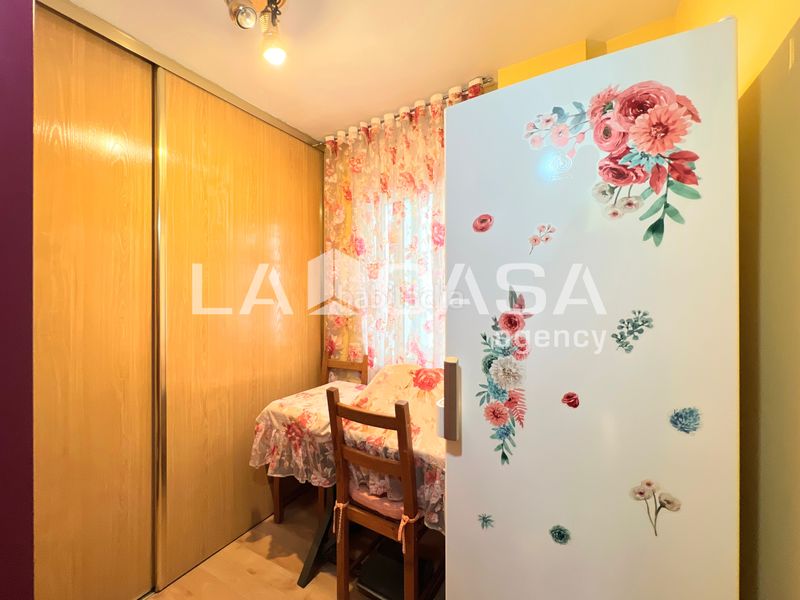 Foto c1fdb4ba-ef5a-4874-a8b0-ad1f75d18a2a. Pis a Trinitat Vella Barcelona