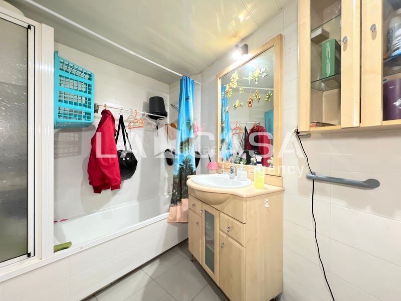 Foto f455e0cb-fc6c-42cf-8872-c5bf897e91ac. Pis a Trinitat Vella Barcelona