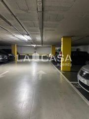 Car parking in Llefià