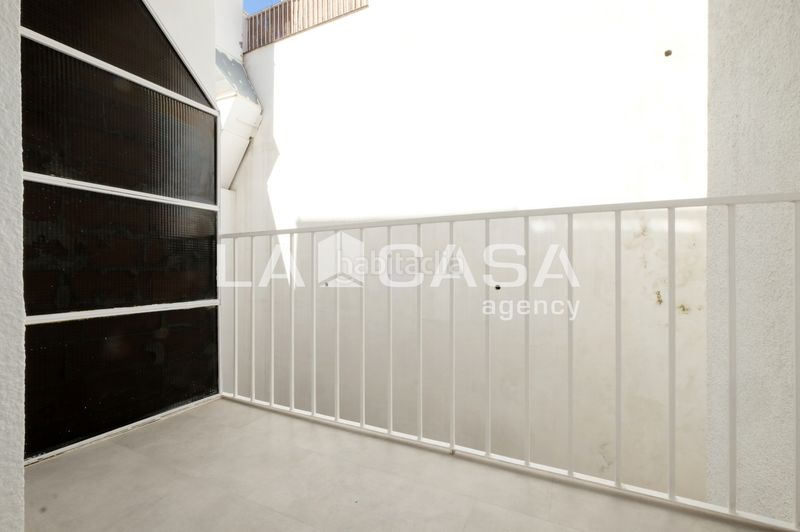 Foto f3791438-e66c-4f06-93bb-0de2e426760d. Pis a Can Baró Barcelona
