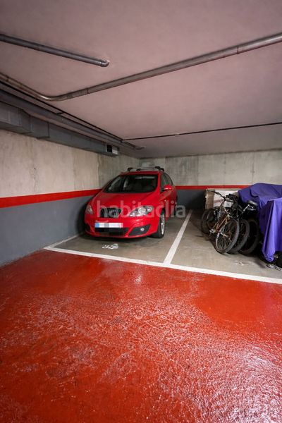 Foto 82c4ac63-12ce-4d6e-b38d-97e1b6d1c852. Aparcament cotxe a Almeda - El Corte Inglés Cornellà de Llobregat